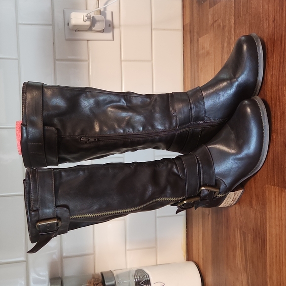 ๐10 For $20 Rampage dark brown boots - Picture 1 of 12